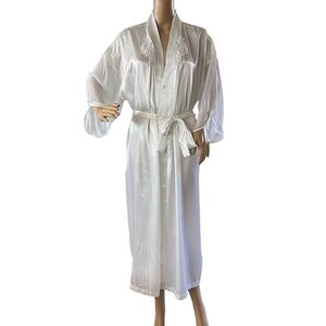 ENCHANTING Embroidered Sheer Short Sleeves Robe